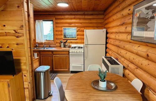 Cozy Cabin on Wooded Property - Foto 13