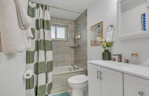 15min to Denver - AirHockey - Arcade - Minigolf - Sleeps10 - Foto 40