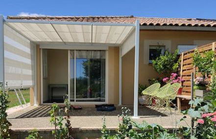 Grande maison avec vue sur le lac - Photo 1