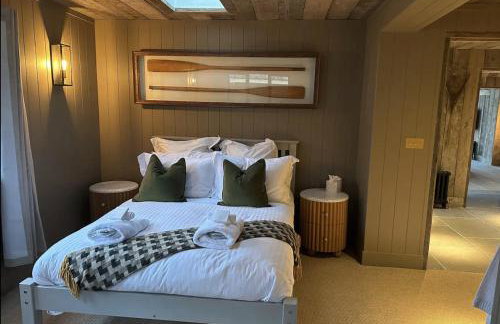 Riverside 2 Bed Cabin With Paddle Boards & Bikes - Foto 10