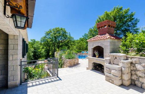 Villa Kate - outdoor pool, 4 bedrooms, free parking - Photo 10