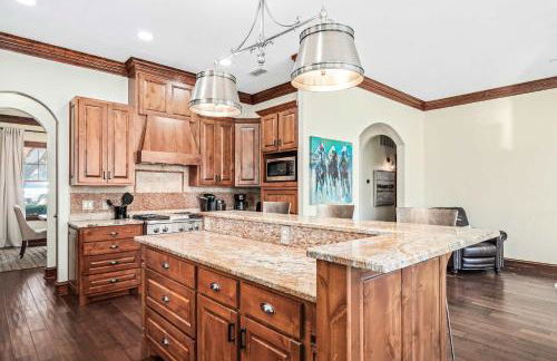 ATX Oasis - Pool, Hot tub, Firepit & Billiards - Foto 11