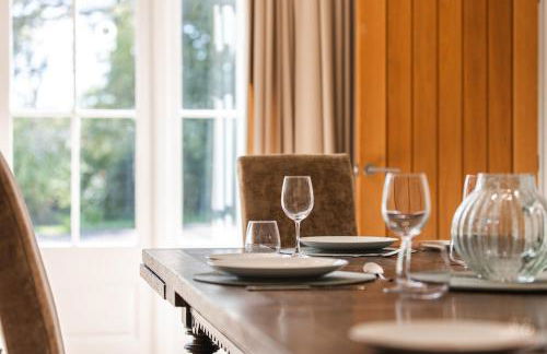 Stylish Coach House Retreat - Foto 19