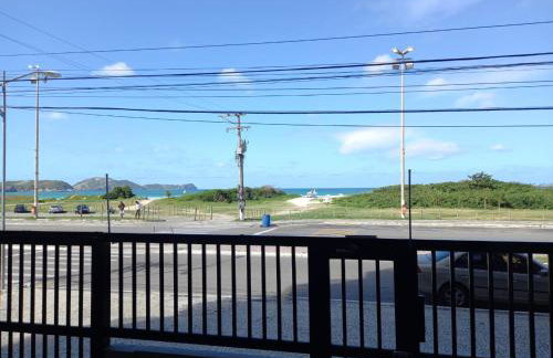 Apto 04 qtos, aconchegante, localizado em prédio frente Praia do Forte - Foto 1