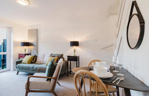 Corner House - Bright 2 Bed in Cheltenham - Photo 35