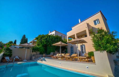 View-topia Amazing View, Private Pool, Close to the center. - Photo 3