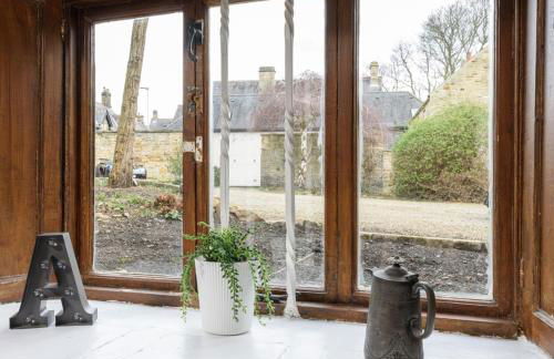 10 Bed Stunning House in village, with Hot Tub - Photo 77