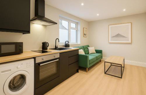 Modern Central Apartment + King Size Bed + Garden - Foto 14