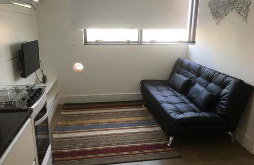 609-Apartamento Encantador, com 1 vaga de GARAGEM, Todo Mobiliado e Decorado, Edificio com Academia, Lavanderia, Excelente localização no Rebouças, Proximo ao Batel e Centro - Foto 19