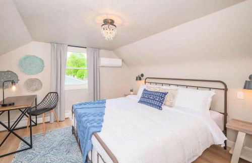 4BR 2BA Dog Friendly 3 Kings Walk to Lambeau - Foto 16