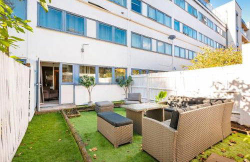 Beautiful 3bed house 7 min to Hyde Park - Photo 4