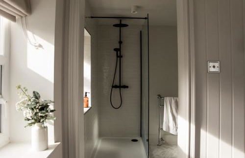 Luxurious Manor House with Sea Views - Sleeps 10 - Photo 29