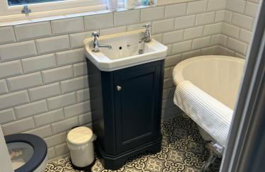 Kings reach eton, great location - Photo 7