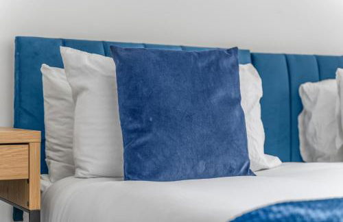 OPK STAYS - Stylish 2 bed Coventry train Station Apt, City Centre, Sleeps 4, FREE Parking, Free Netflix - Foto 9