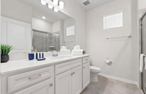 10 BR Home, Themed Rooms, Private Pool, in New Windsor Cay Resort - Foto 66