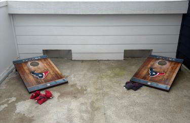 The Canvas Modern 4BR Retreat Rooftop - Photo 27