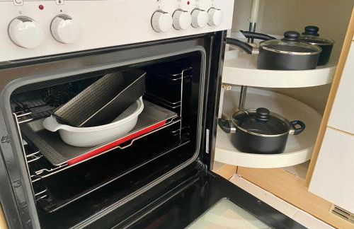 Stilvolles Apartment mit Balkon, Küche & Parkplatz - Waldstetten Zentrum - Foto 36