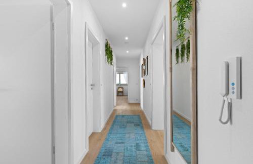 ALPENglück - Stylisches Dachgeschoss-Apartment mit Bergblick, großer Balkon & 3 Schlafzimmern - Foto 13