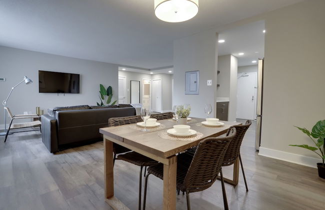 Crystal City Apt for Business Travelers - Photo 11