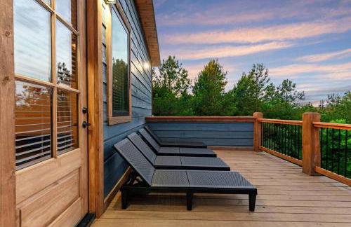 Luxury Winter Cabin! Hot Tub - Fire Pit - Decks - Game Room - Foto 11