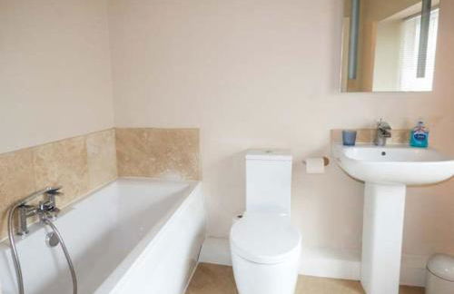 East Wing - Photo 13