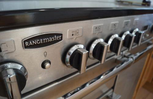 Vale View - Sleeps 6 - Pets Ok - Garden - Parking - Photo 39