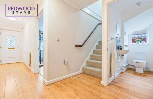 Cozy Family & Contractor Home 3X FREE Parking by Redwood Stays - Foto 47