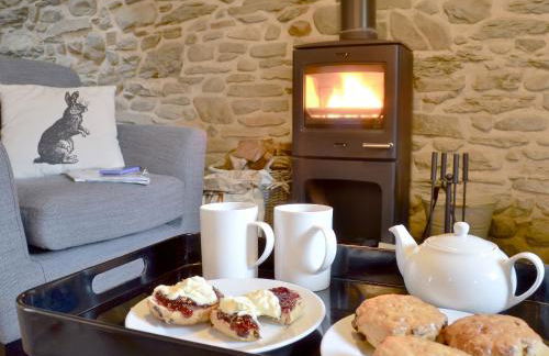 Ivy Bush Cottage - Photo 3