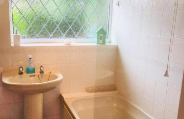Stunning Holiday Cottage nr Skegness in Sunny Chapel St Leonards Just mins from the Beach & Attractions - Perfect for Couples & Family's who love to Relax but want Exciting Adventures nearby! Large Pet Friendly garden! - Photo 29