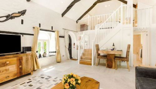 The Coach House - Photo 2