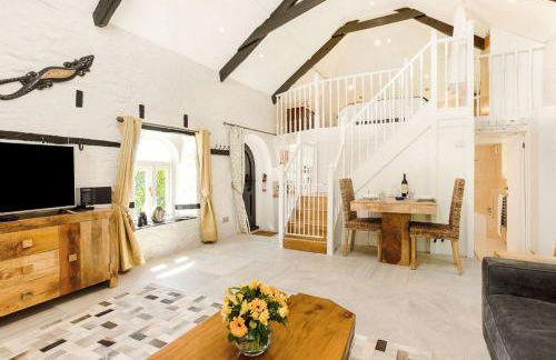 The Coach House - Photo 2