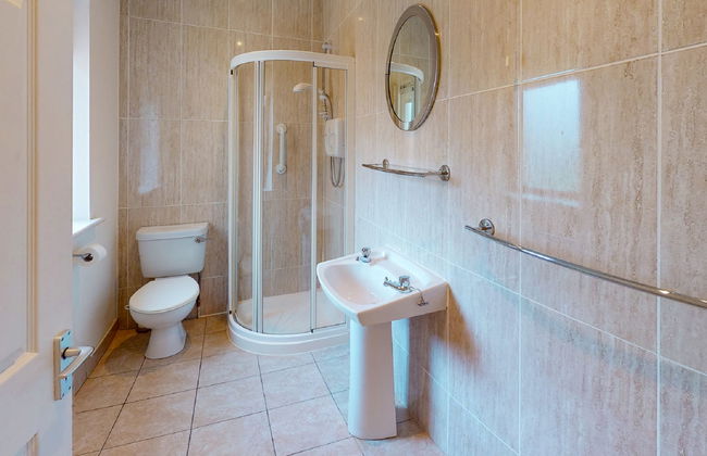 3 bedroom House in Killaloe with garden - Photo 15