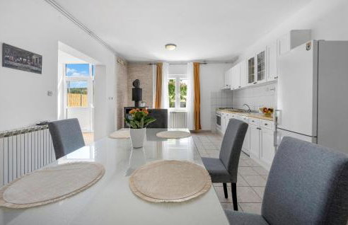 3 Bedroom Lovely Apartment In Sibenik - Photo 17