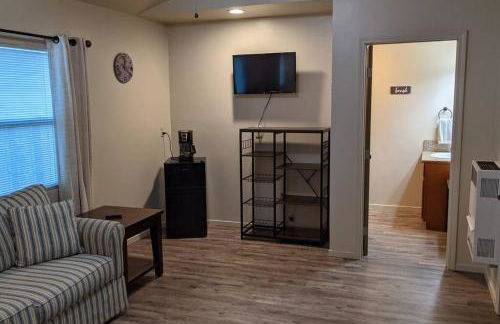 Mimi's Cabin - Photo 3