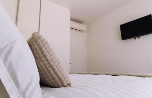 Brand New & Comfort Apartment L & L ,free parking + close to beach - Photo 12