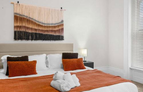 Allentown 5 BR House Free Parking No Chores! - Photo 29