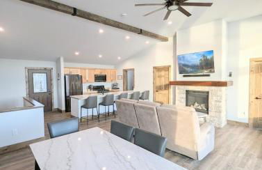 Lakefront, Private Beach, Garage Bar, Near WI Dells, King Beds, Sleeps 16, Near Ski Hills - Foto 49