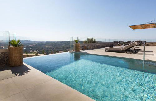 Eforasis Villas, with Heated Spa Whirlpool, by ThinkVilla - Foto 1