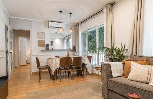 NEW Refurbished Modern Apartment - Photo 7