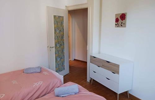 Jonzac Centre Ville - Private Home near Chateau - Photo 2