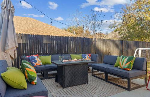 Texas Willow Ranch - Epic Luxury Retreat with Pool, Game room, Soccer, BBQ, Fire table - Foto 62