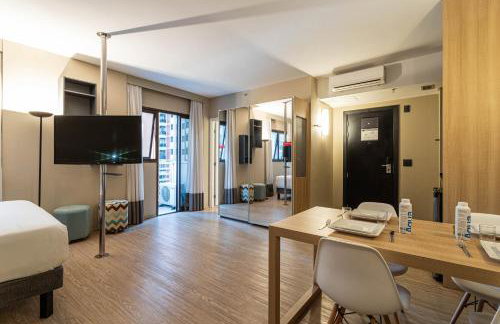 Charlie Alphaville - Foto 16