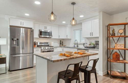 Backyard BBQ Retreat: Central 3bd - Prime Location - Foto 14