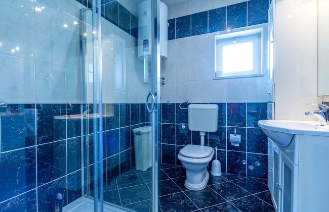 Serene Rural Villa With Pool, Sun Deck, and Children's Play Area - Foto 32