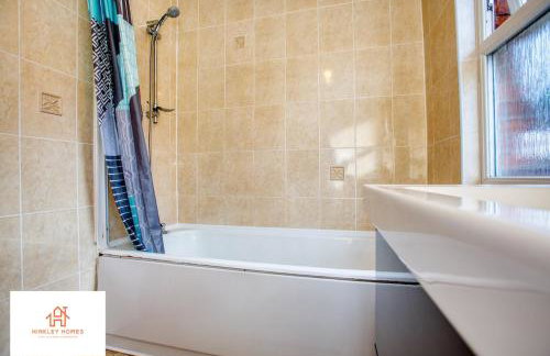 Spacious 6-Bedroom House with Parking in Bridgwater Ideal for Contractors & Group Stays - Foto 66