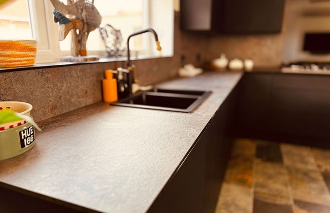 Luxury Adult-only 2-bedroom Bungalow With Hot Tub - Foto 15