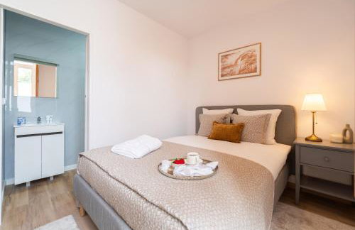 HostWise - Traditional House with Terrace - Photo 41