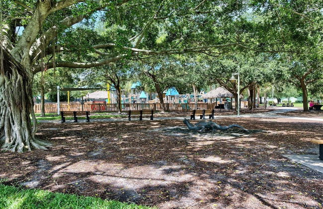 Le Monaco - Romantic 1 BR Condo Steps from 5th Ave S. Chic Coastal Retreat with King Bed and Beach Access. Perfect Location for Couples Near Dining, Shopping, and Naples Beach - Foto 15