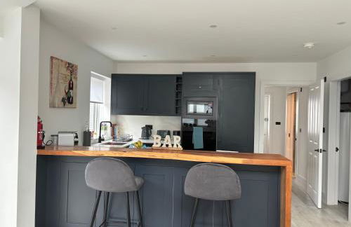 Brand New Big House with garden and free parking - Foto 4