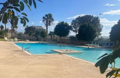 Stunning Chic Penthouse retreat in front of the beach - Foto 18